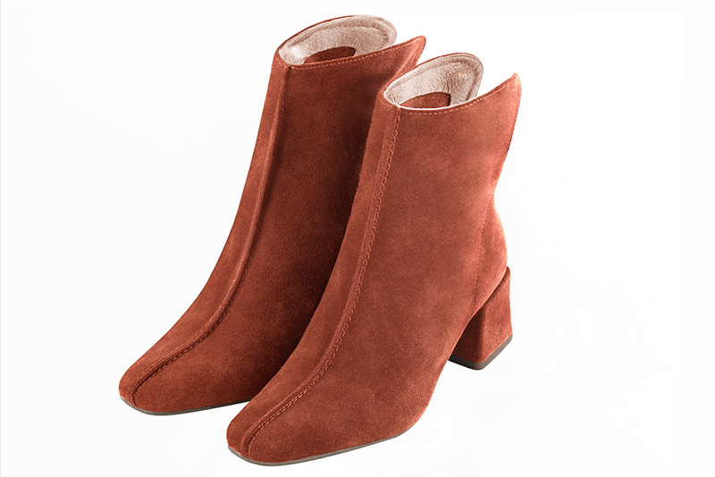 Terracotta orange women's ankle boots with a zip at the back. Square toe. Medium block heels. Front view - Florence KOOIJMAN